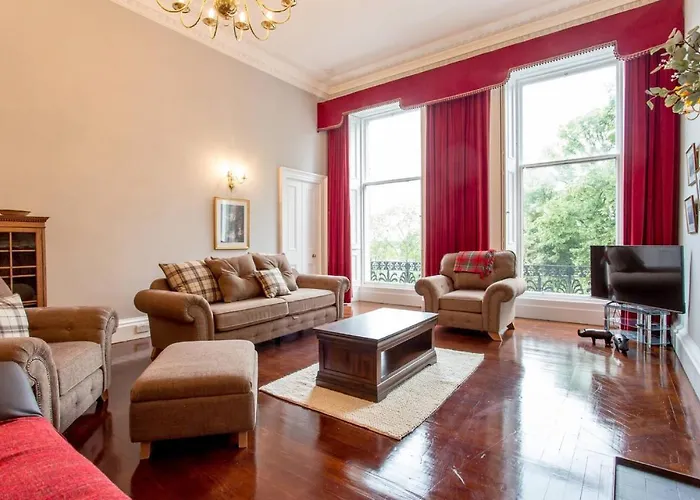Joivy Spacious Apt In New Town Prime Location
