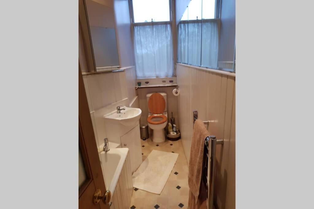 Apartment Woodburn Terrace, Morningside, *