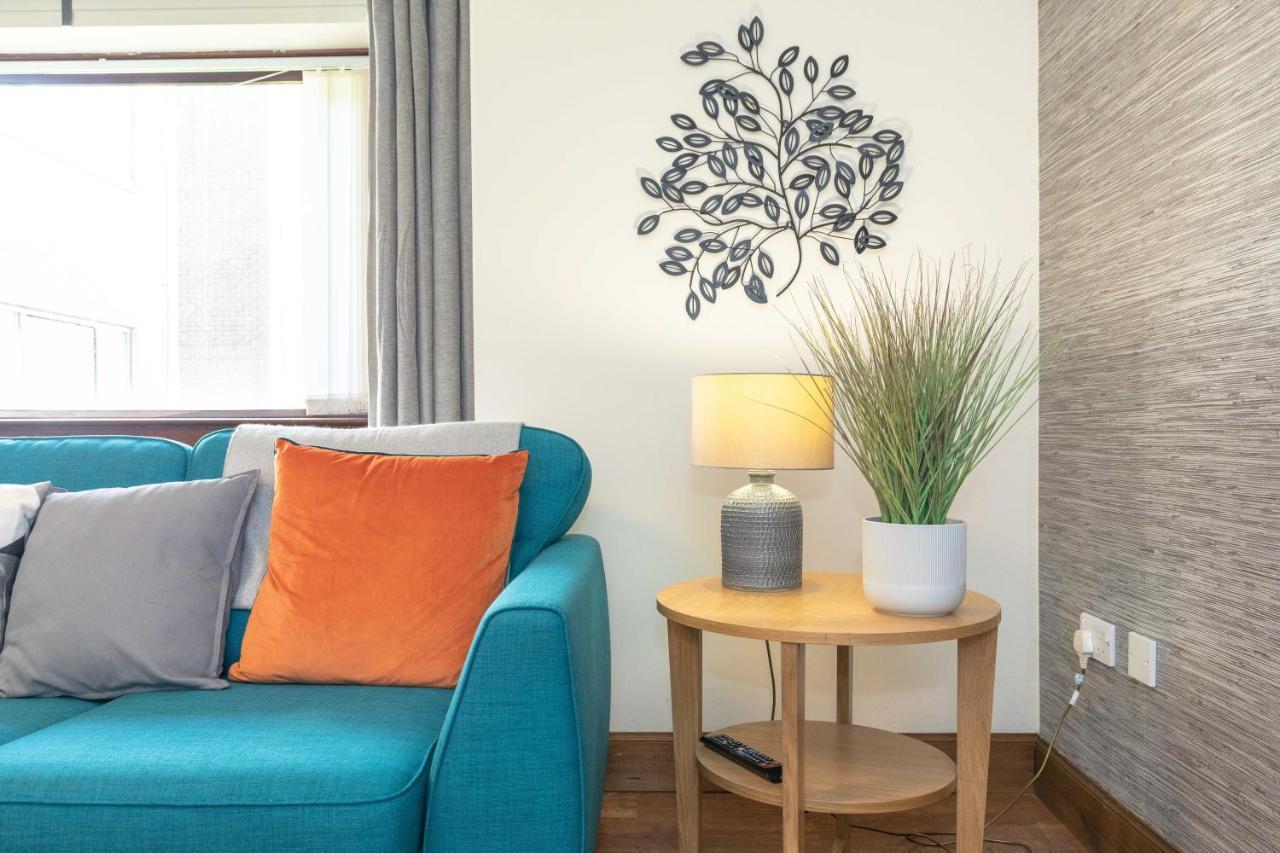 Apartment Allanfield Quiet Central Family With Parking *