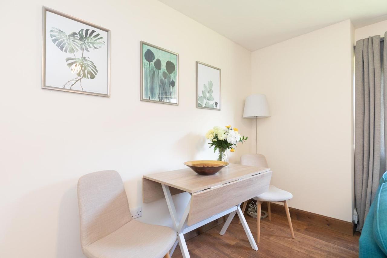 Allanfield Quiet Central Family With Parking Apartment Edinburgh