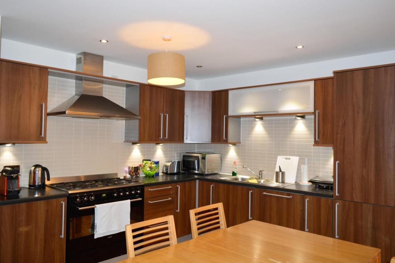 Modern 2 Bedroom Property In Central Appartement
