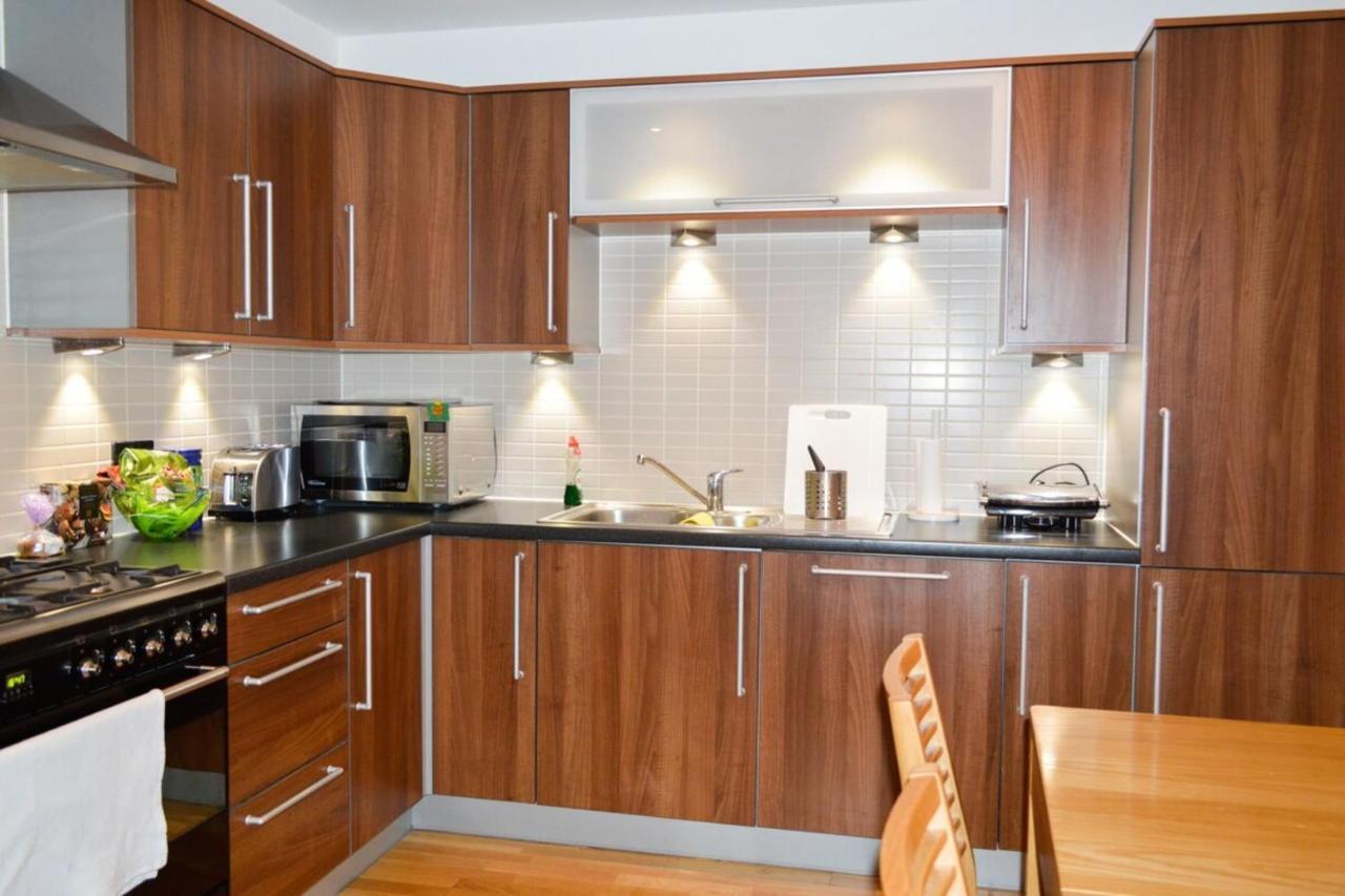 Modern 2 Bedroom Property In Central Appartement