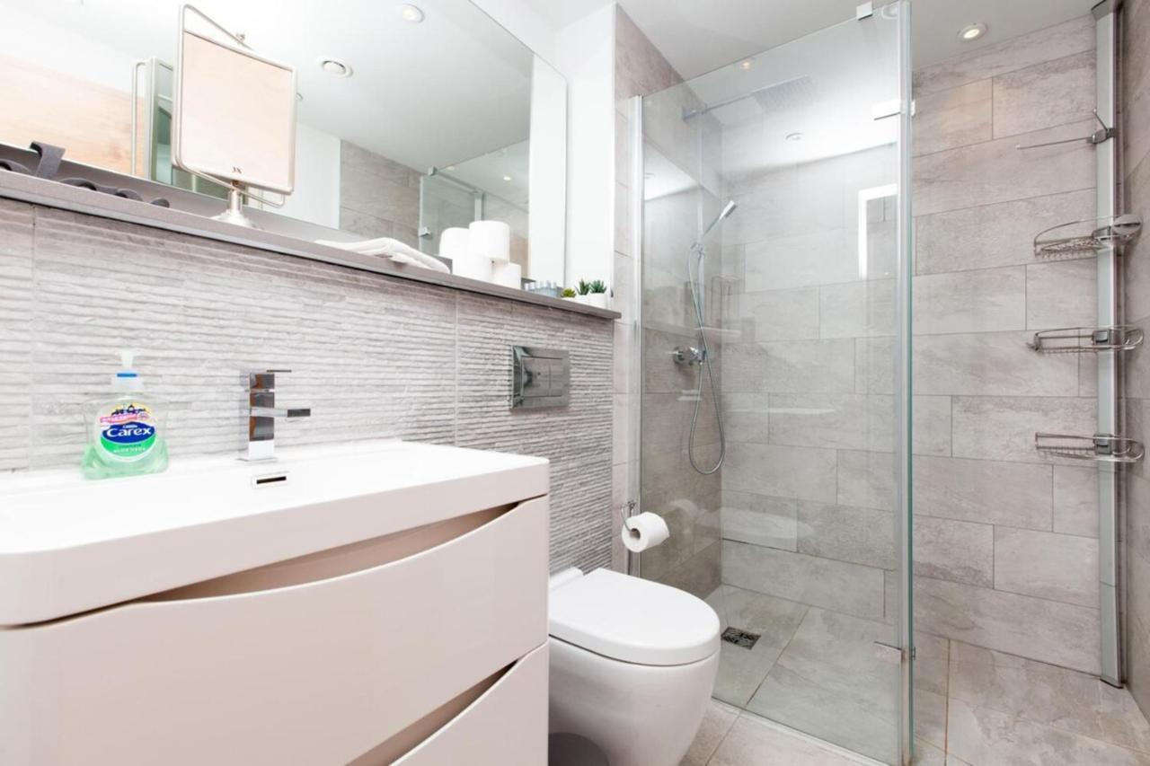Luxurious - Sleeps 6