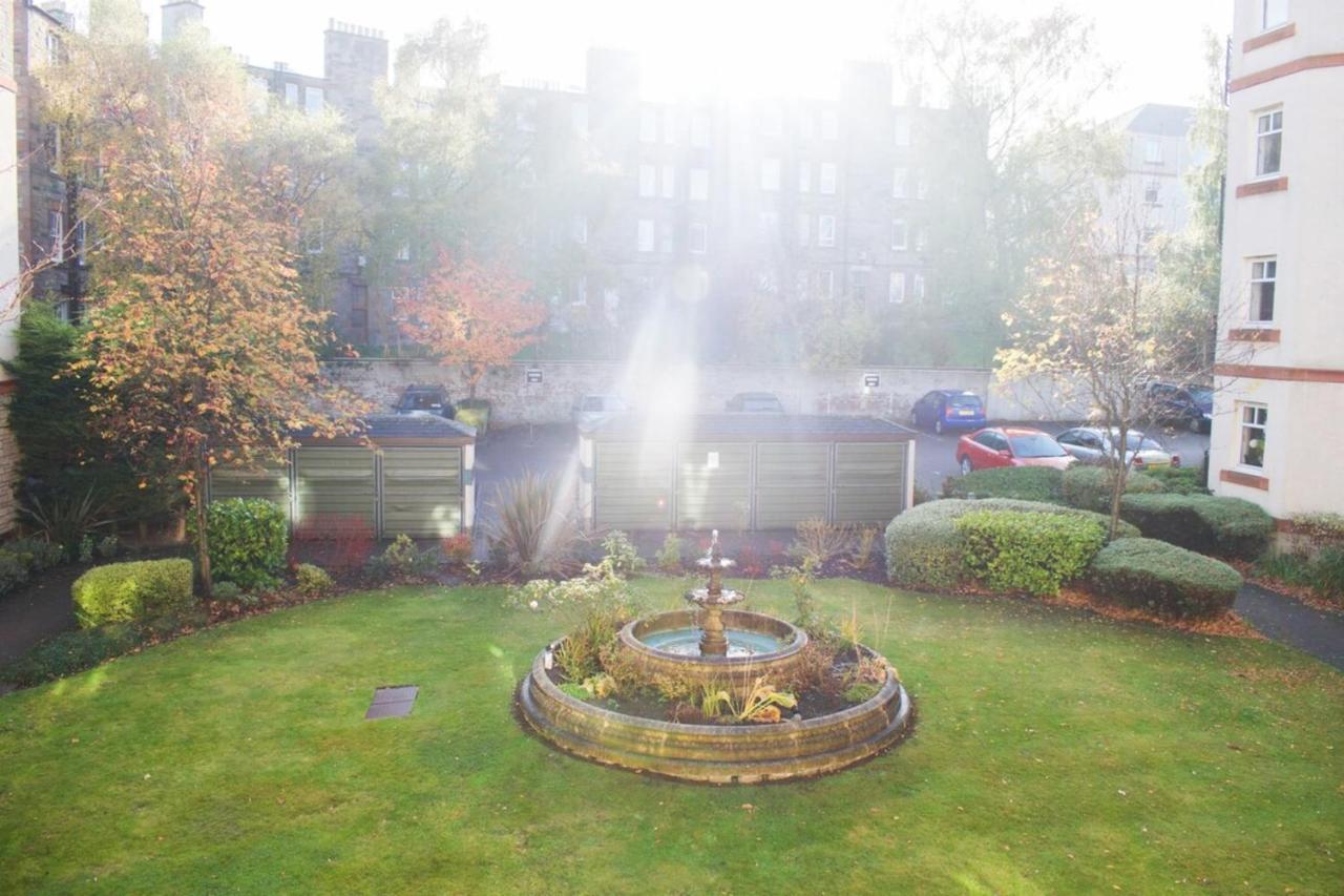 Peaceful 2 Bedroom Sleeps 5 Free Parking Apartment