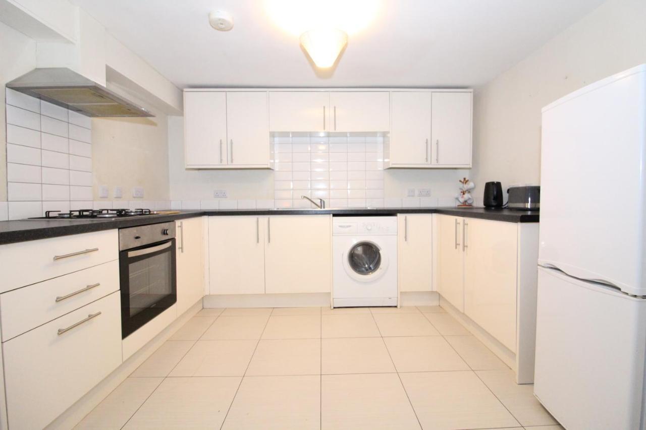 Modern With Free Parking And Private Garden Apartment Edinburgh