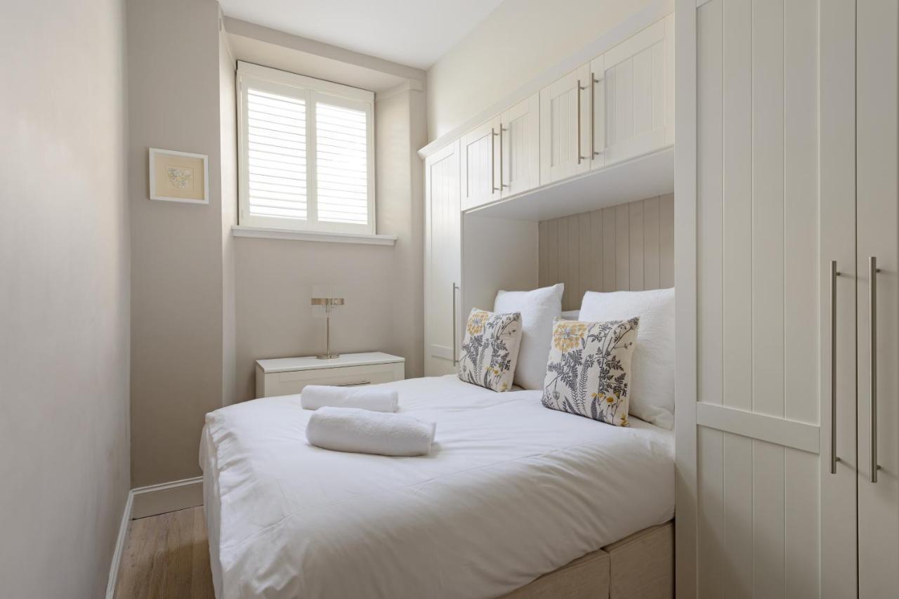 The Rose Street Apartment *