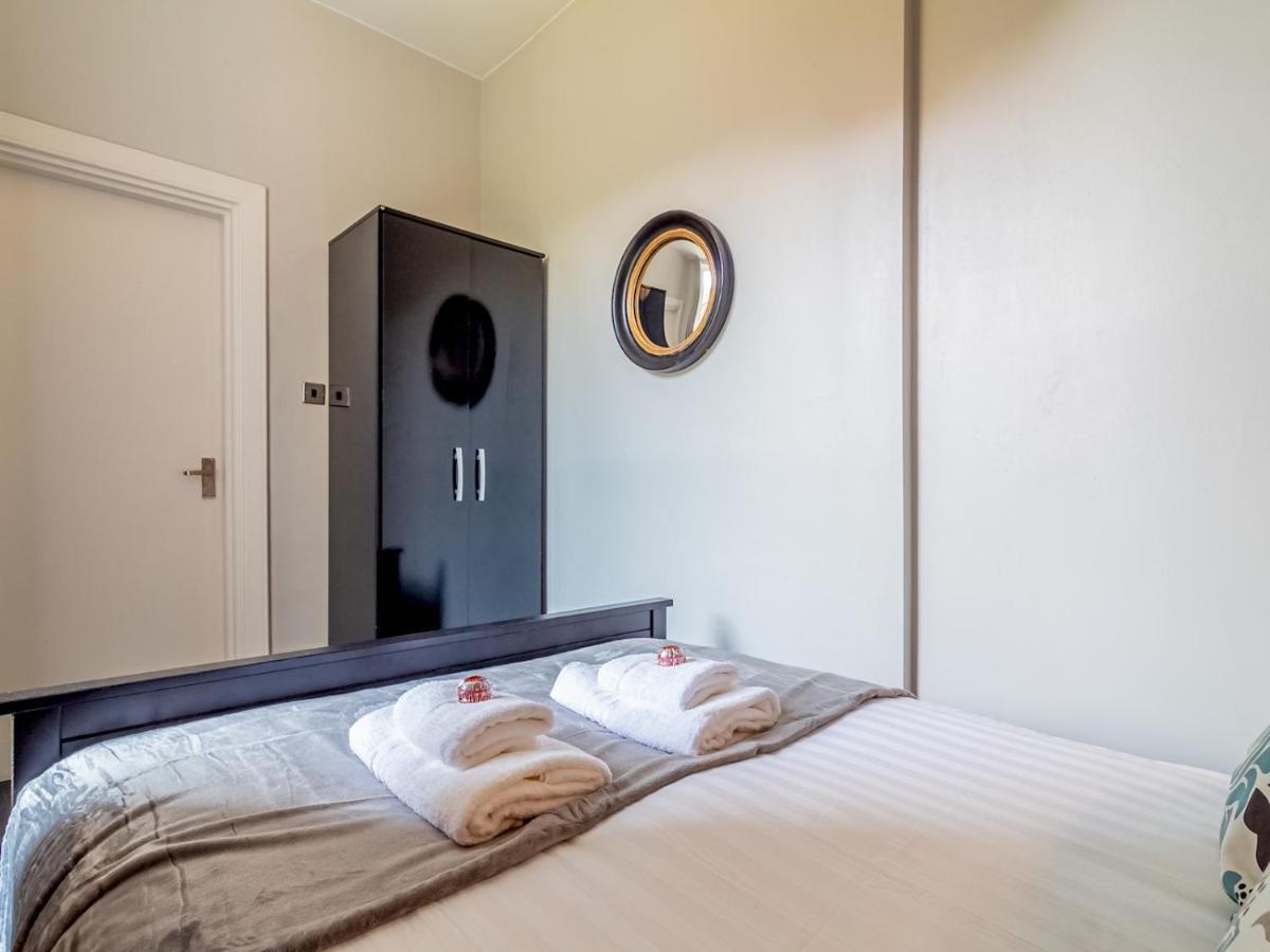 Pass The Keys Spacious And Homely Flat On The Royal Mile Apartment Edinburgh
