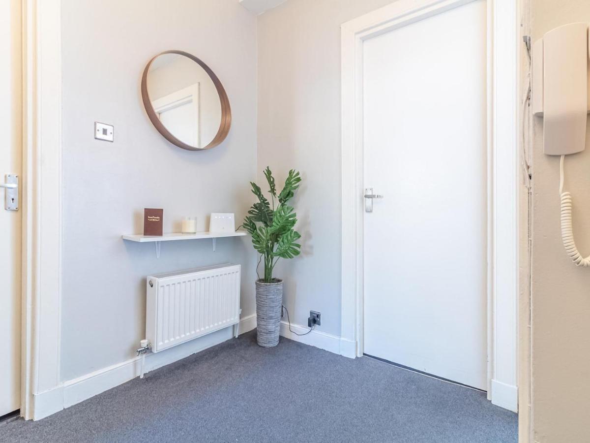 Pass The Keys Spacious And Homely Flat On The Royal Mile