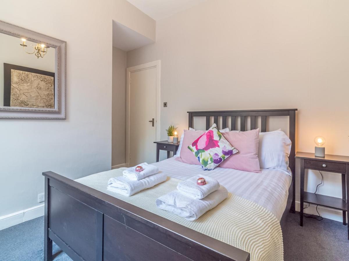 Pass The Keys Spacious And Homely Flat On The Royal Mile Apartment Edinburgh