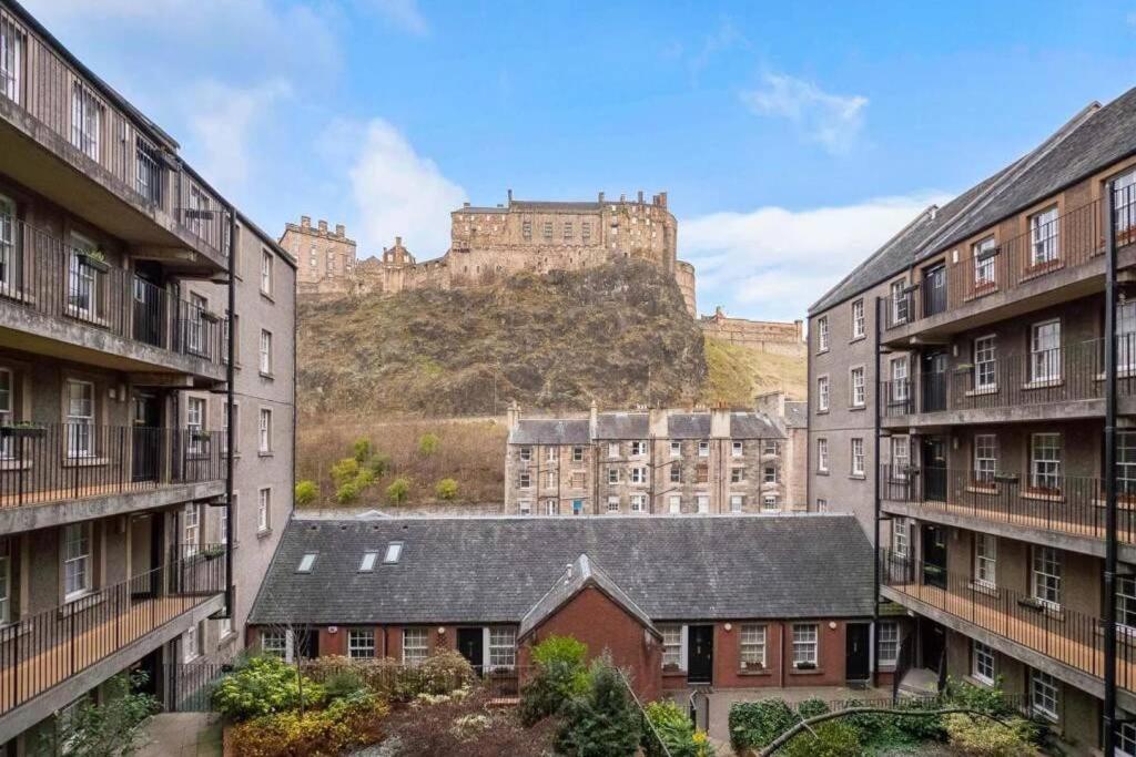 One Bedroom Websters Land Flat - Grassmarket Apartment Edinburgh