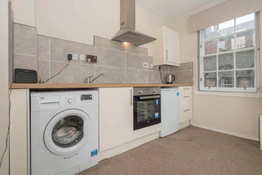 One Bedroom Websters Land Flat - Grassmarket Edinburgh