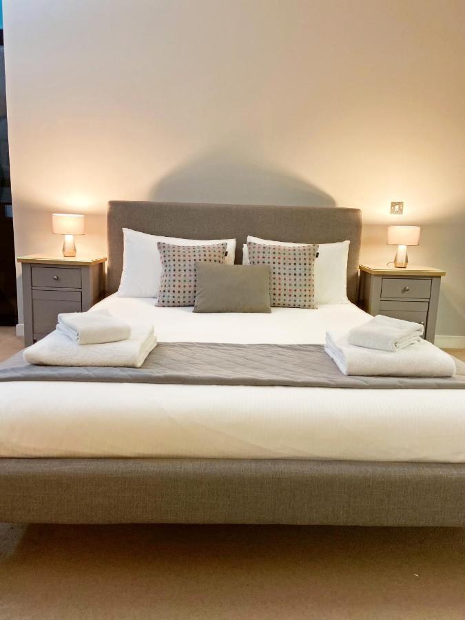 Apartment Quartermile Meadows View 2 Bedroom - With Free Parking *