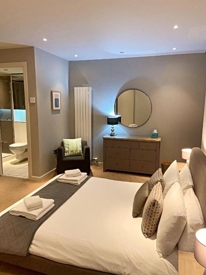 Quartermile Meadows View 2 Bedroom - With Free Parking Apartment *