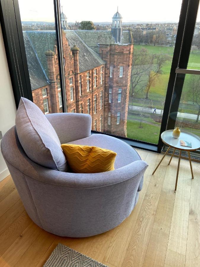 Quartermile Meadows View 2 Bedroom - With Free Parking *