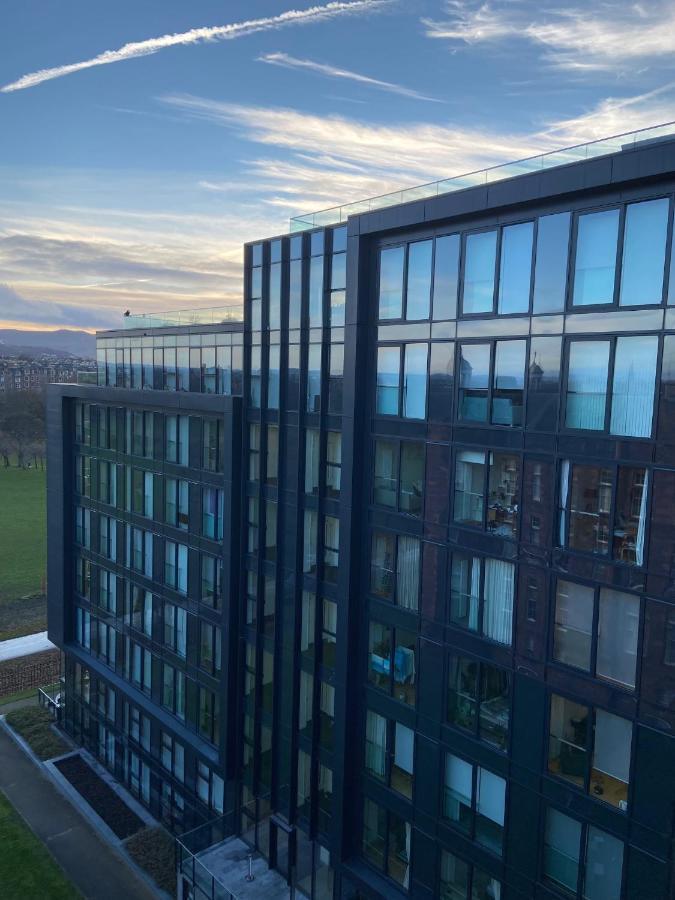 Apartment Quartermile Meadows View 2 Bedroom - With Free Parking *