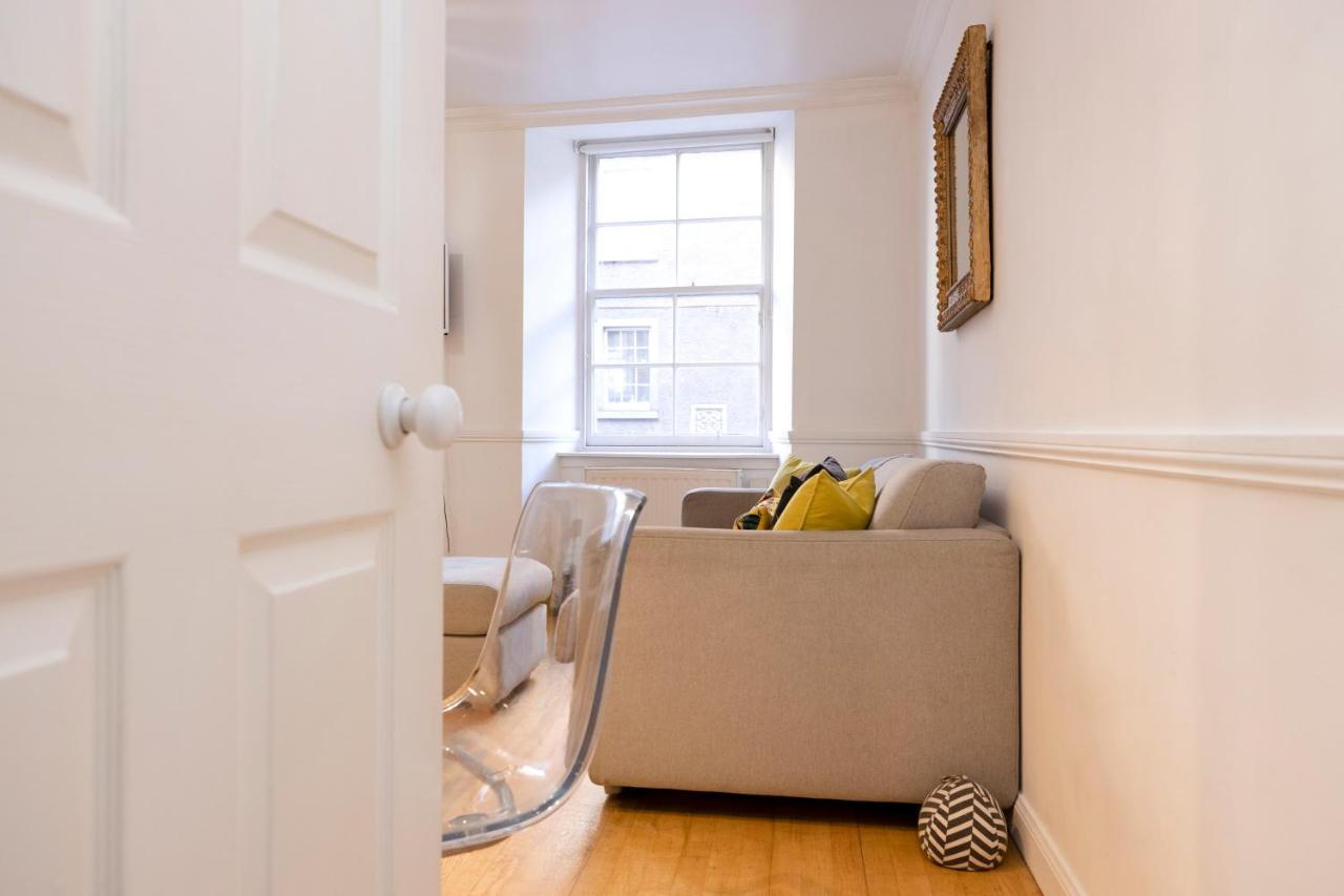 Joivy Charming With Patio Nearby The Castle Apartment *