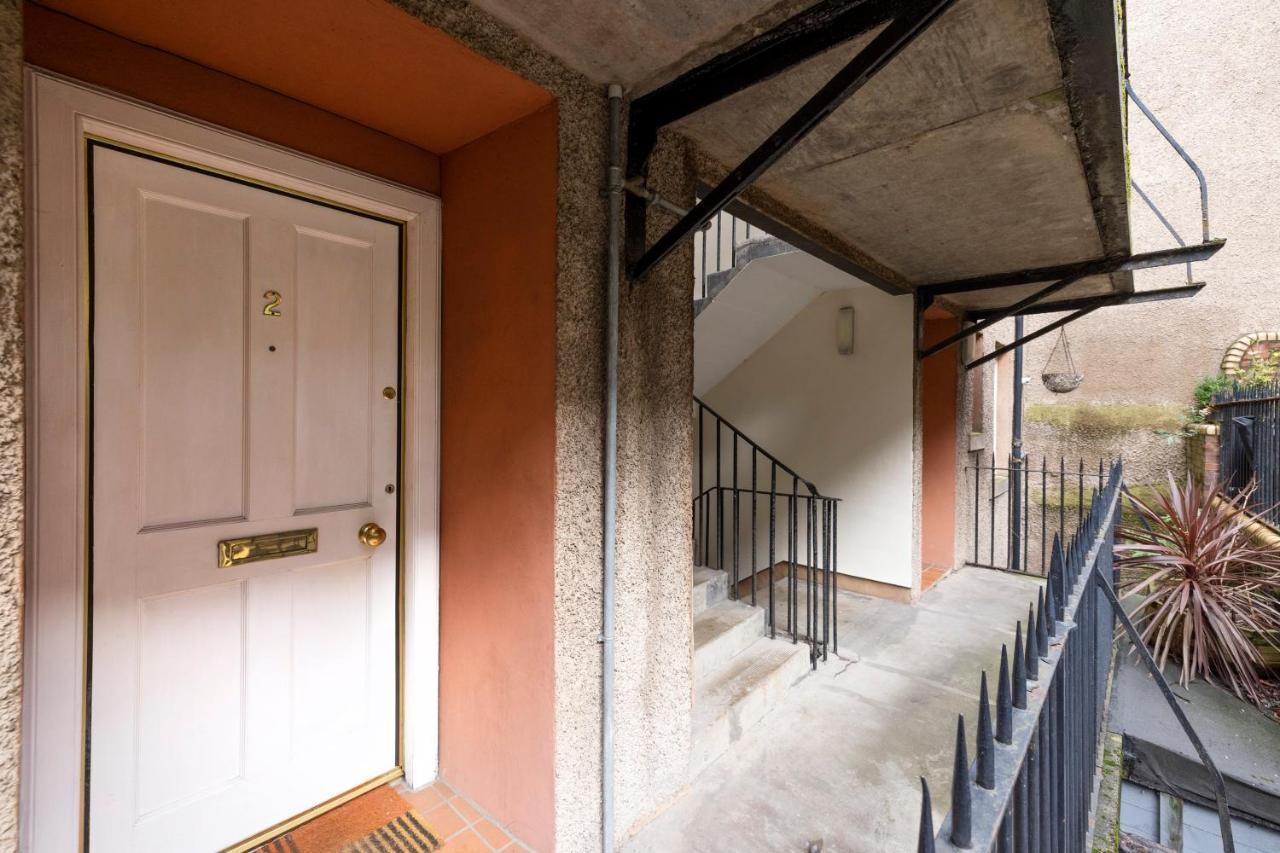 Joivy Charming With Patio Nearby The Castle Apartment