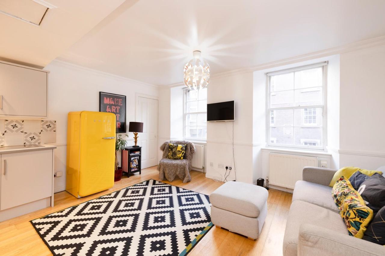 Joivy Charming With Patio Nearby The Castle Apartment *