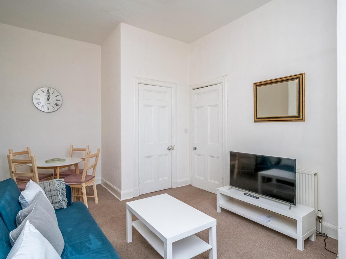 Cosy 1 Bed Flat In Historic Victorian Building *