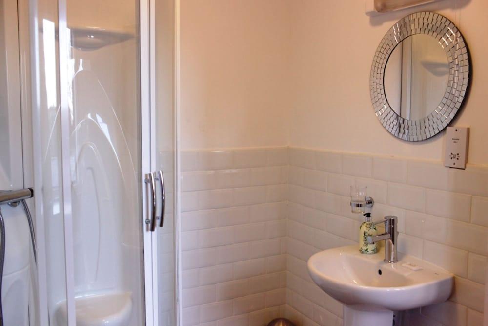 Victoria Park House Hostel *