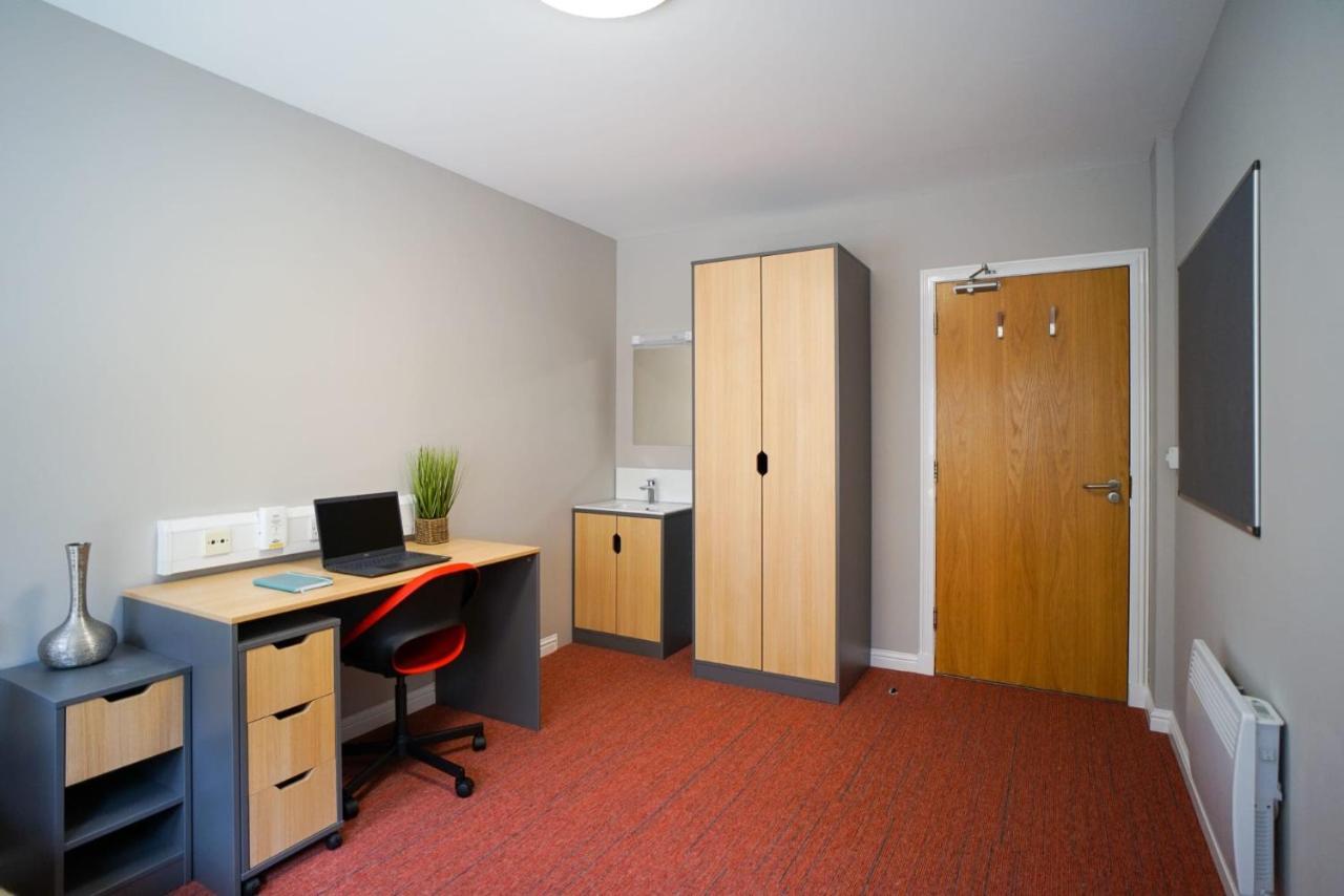Cosy Private Bedroom With Shared Bathroom Minutes Away From Royal Mile In *