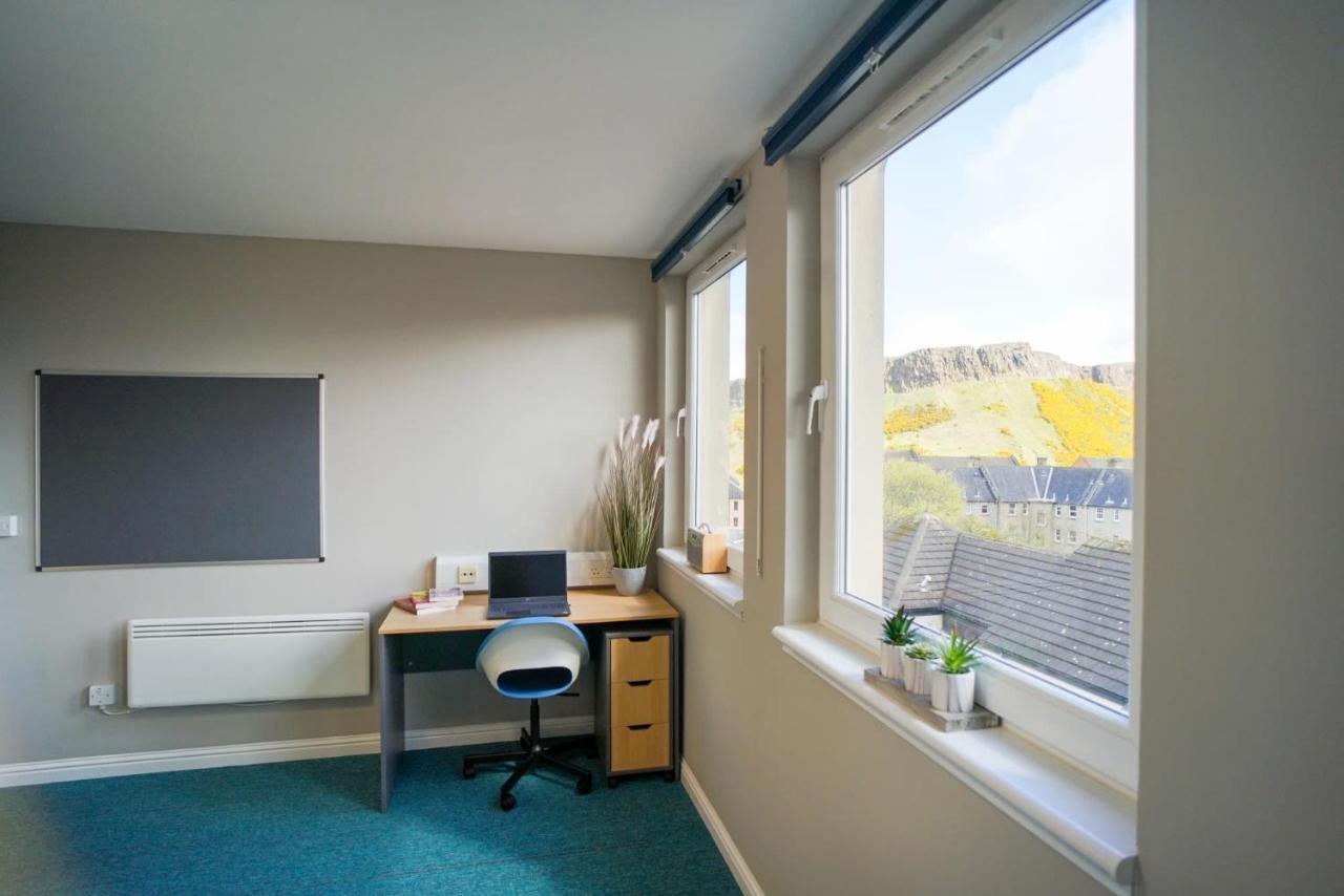 Cosy Private Bedroom With Shared Bathroom Minutes Away From Royal Mile In * Edinburgh