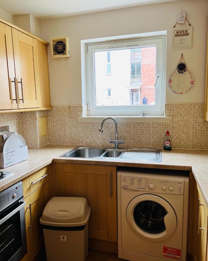 Modern 2bed 2bath Ground Floor Apartment Edinburgh