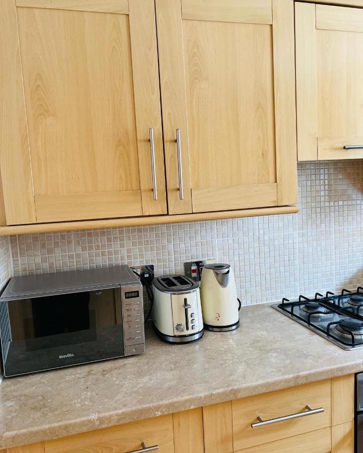 Modern 2bed 2bath Ground Floor Apartment Edinburgh