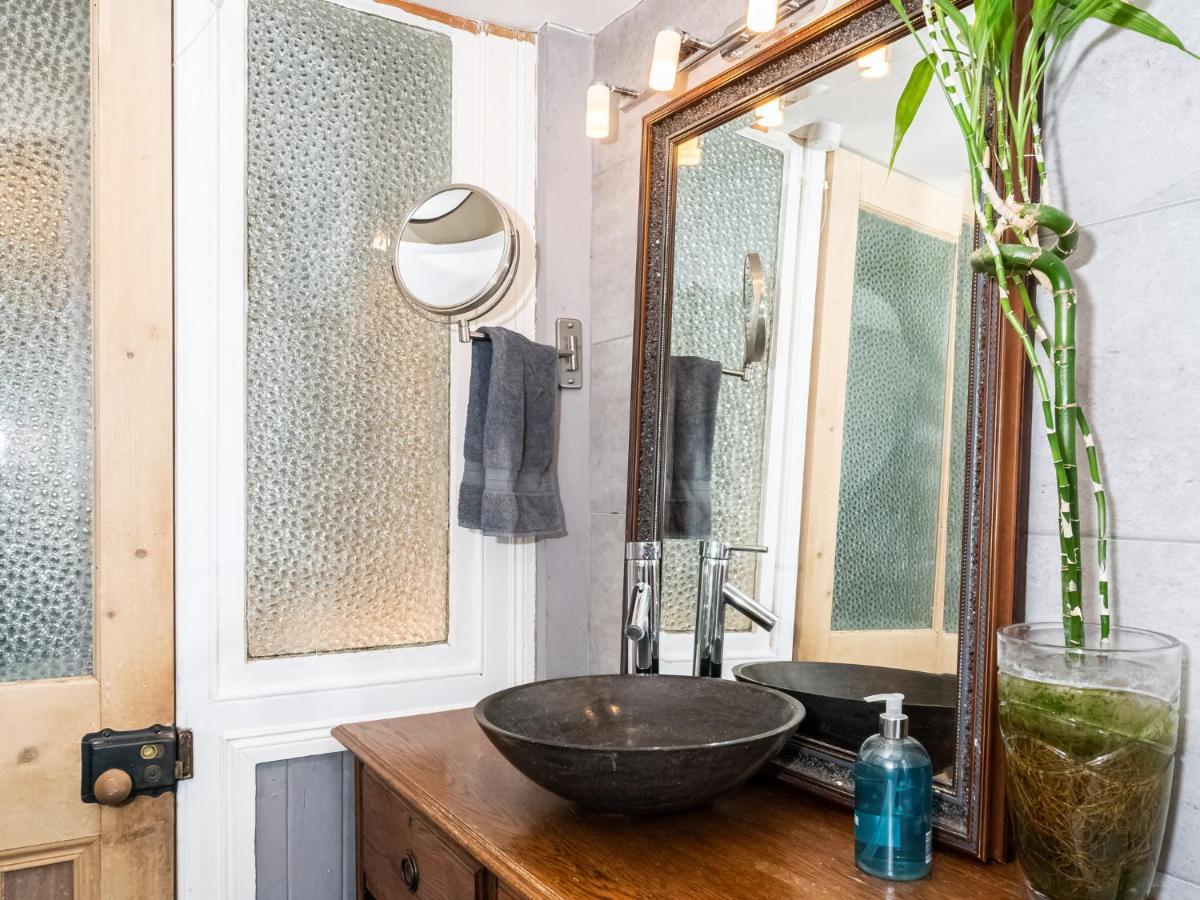 Pass The Keys Quiet 2beds Flat With High Ceilings And Great Views Appartement EDI