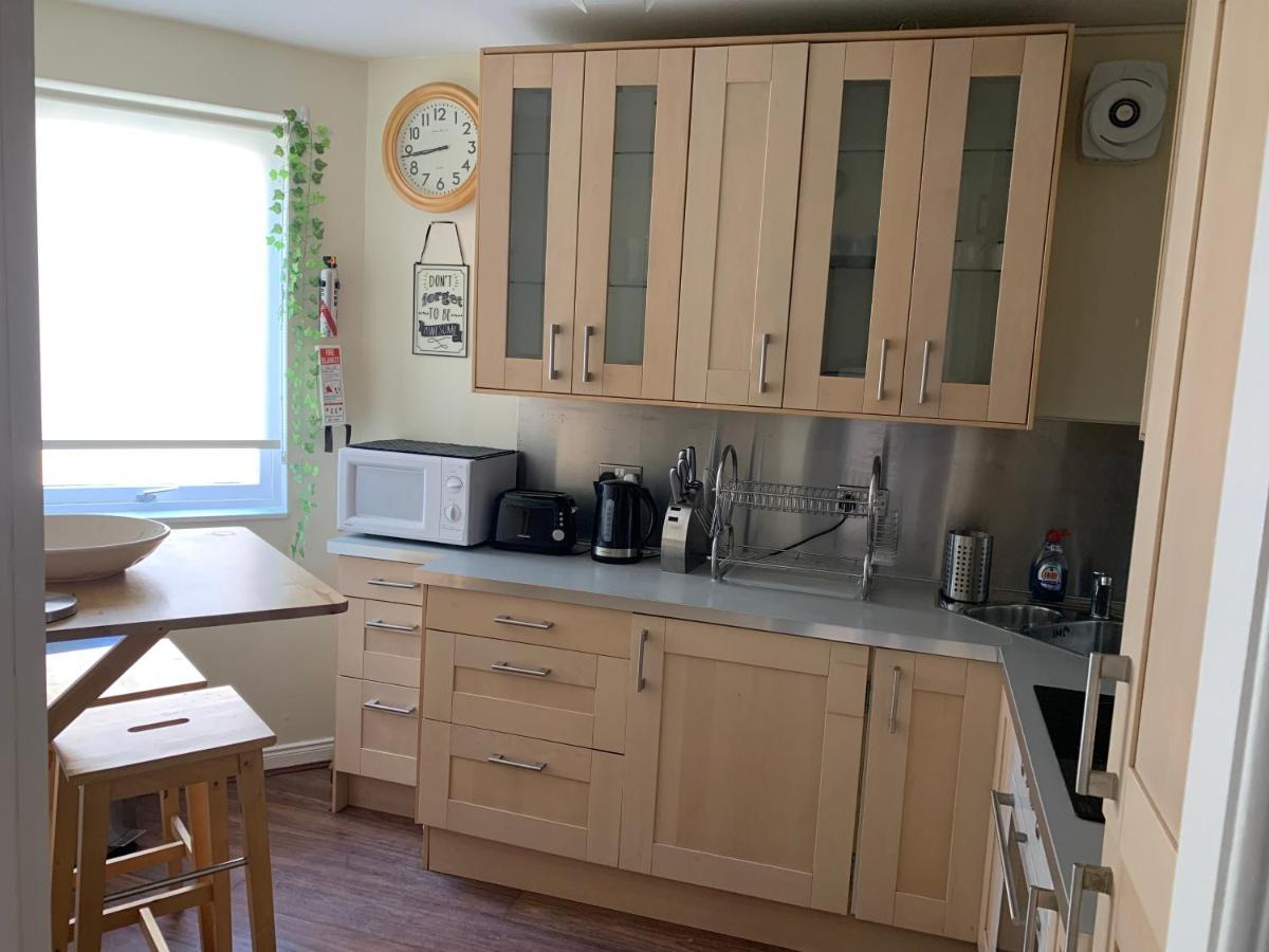 1 Bedroom Flat With Parking Space Appartement *