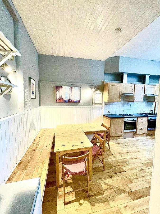 Central - Large Groups Apartment Edinburgh
