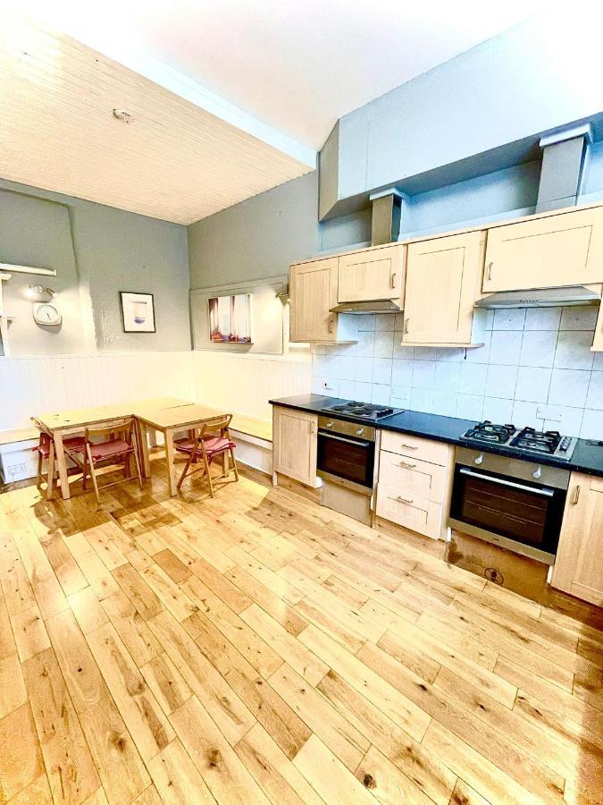 Central - Large Groups Apartment