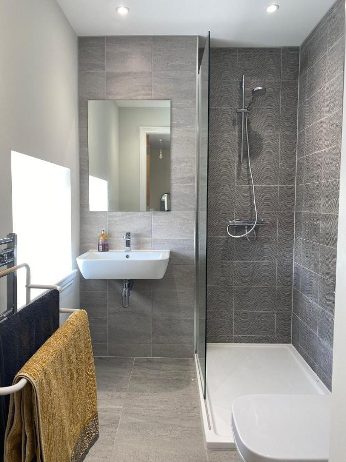 Luxurious 3 Bedroom With 2 Parking Spaces * Édimbourg