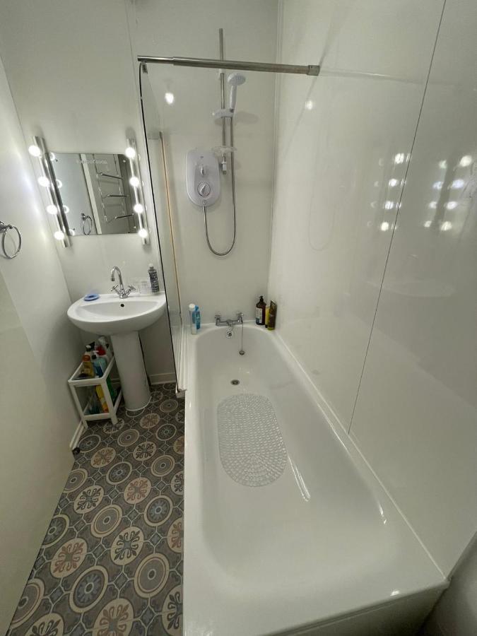 One Bedroom Websters Land Flat - Grassmarket Edinburgh