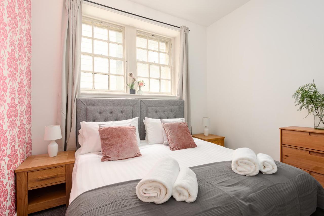 2 Bedroom Royal Mile Edinburgh