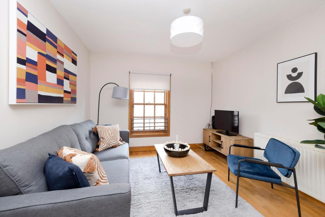 Joivy Bright And Cosy Flat Near The Scotland Gallery * Edinburgh
