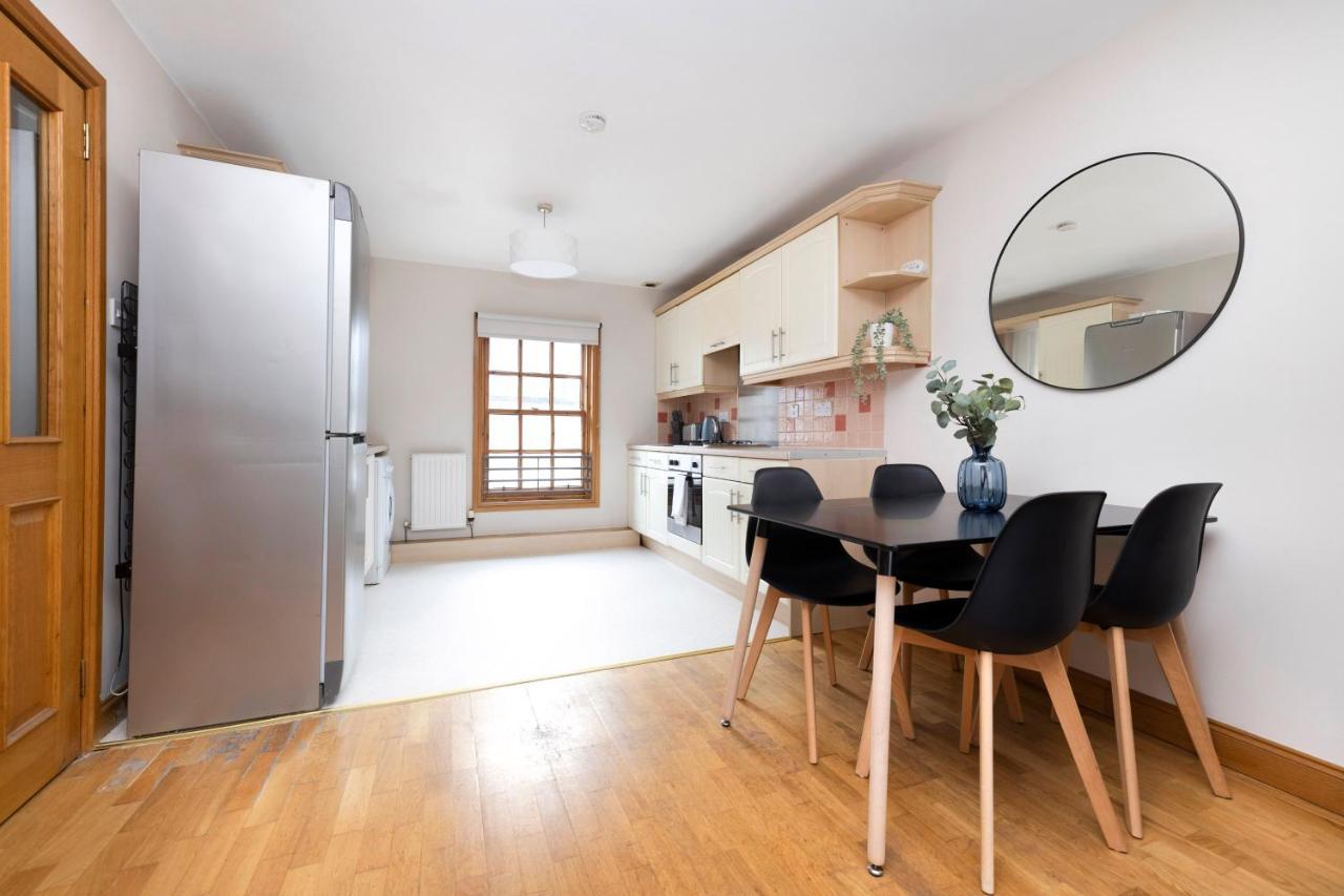 Joivy Bright And Cosy Flat Near The Scotland Gallery * Edinburgh