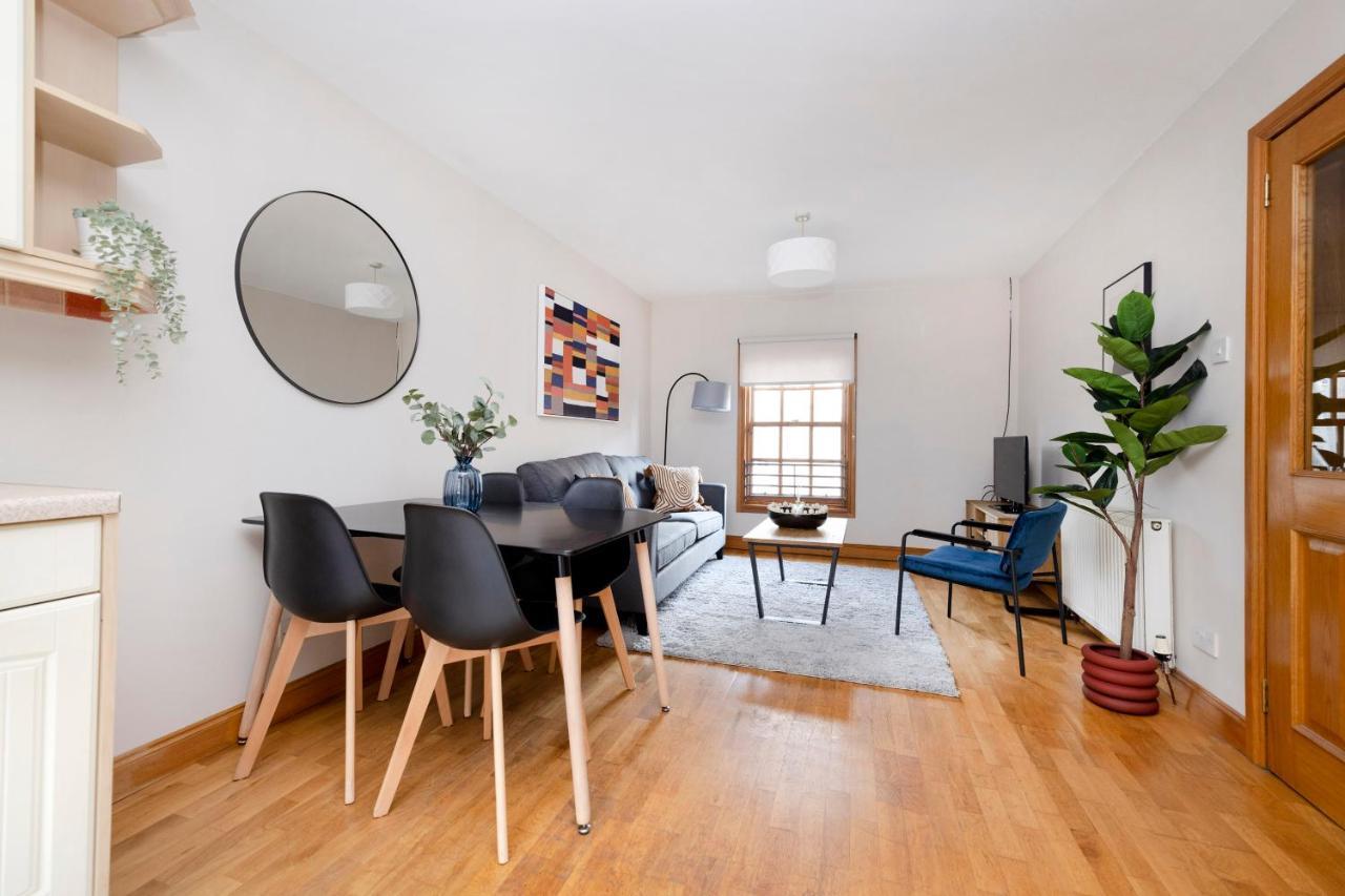 Joivy Bright And Cosy Flat Near The Scotland Gallery Edinburgh