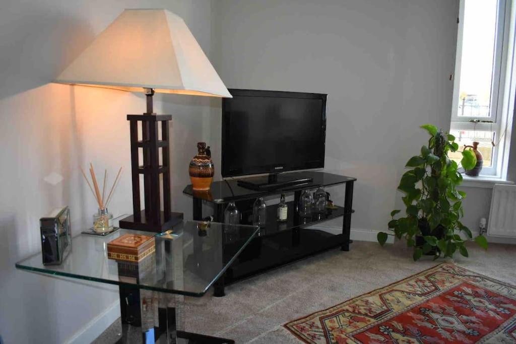 Immaculate Cosy Flat Next To Holyrood Park!