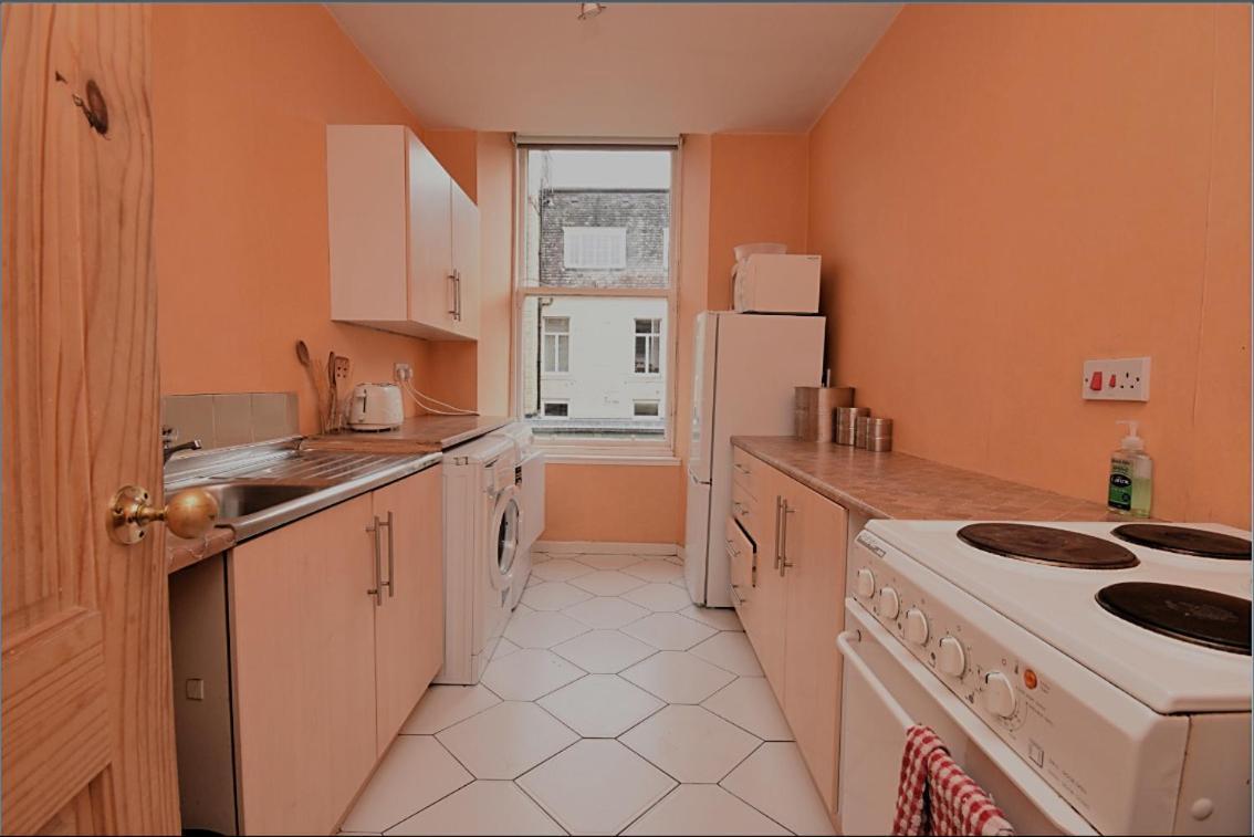 Cosy N Comfy Flat In Historic Heart Of Apartment