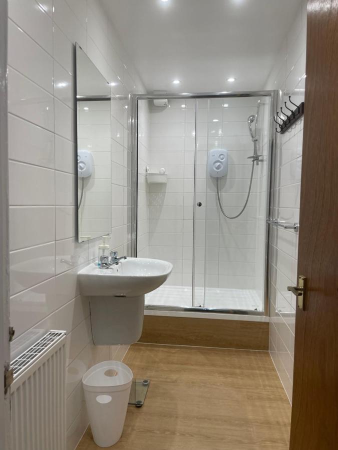 Apartment Fantastic Location 10 Mins To Princes Street- 15 To Royal Mile- Main Door-patio *