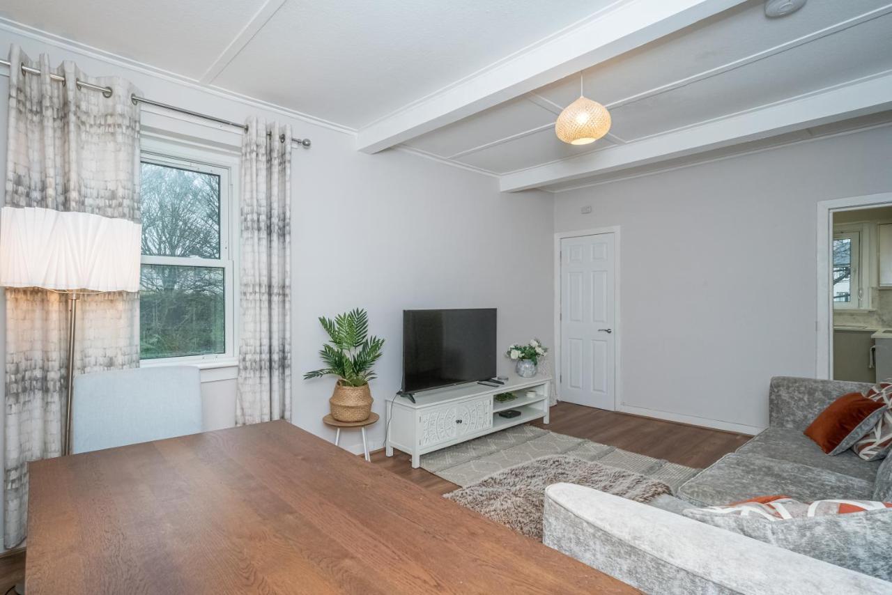 Pass The Keys Cosy And Spacious 2 Beds Flat With - Free Parking Apartment