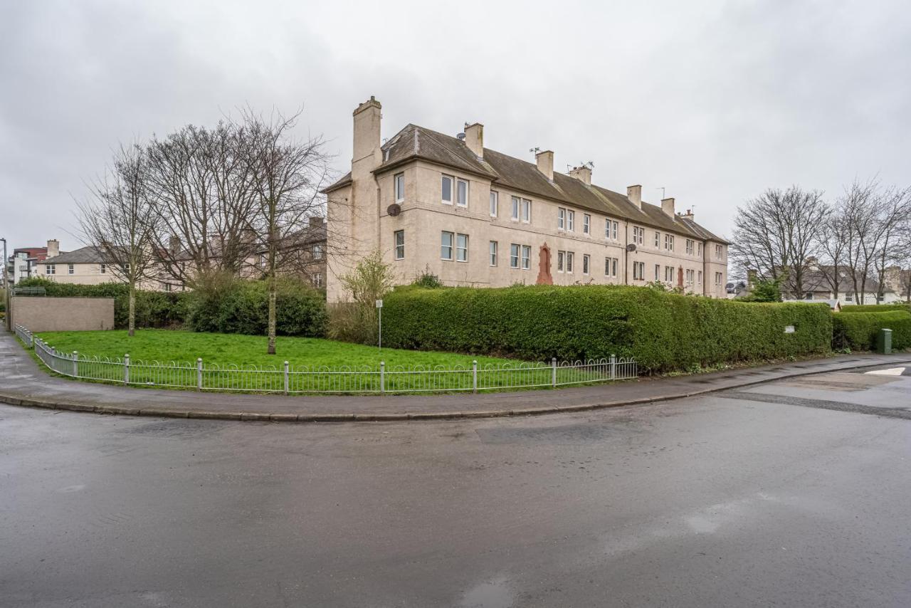 Pass The Keys Cosy And Spacious 2 Beds Flat With - Free Parking Apartment *