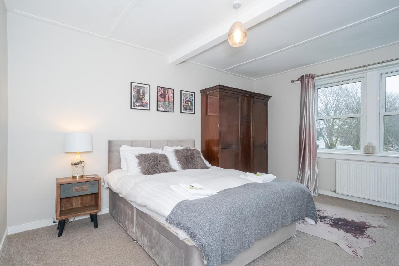 Pass The Keys Cosy And Spacious 2 Beds Flat With - Free Parking *