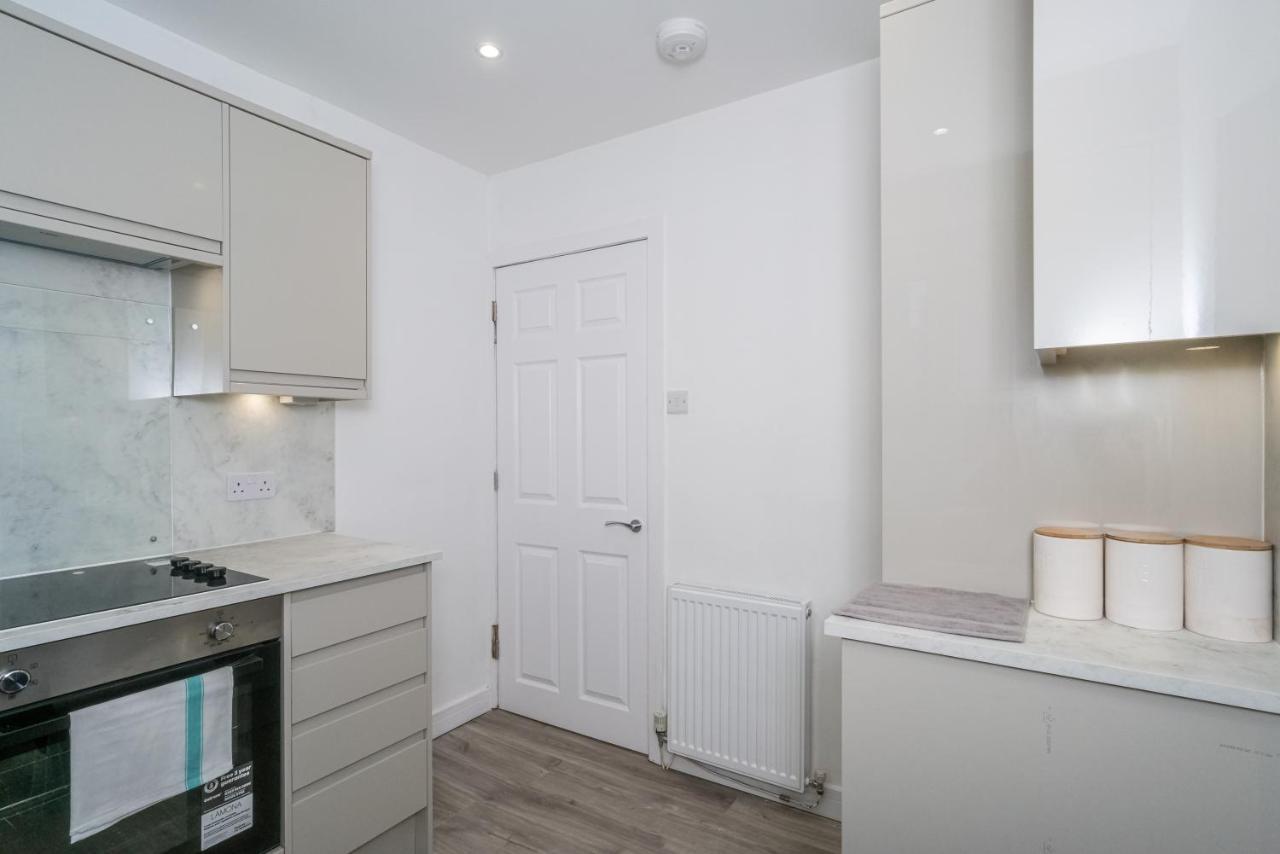 Pass The Keys Cosy And Spacious 2 Beds Flat With - Free Parking Apartment *
