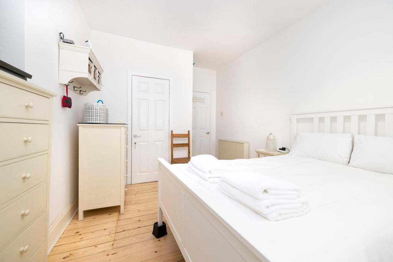 Joivy Chic 1-bed Flat In The Heart Of The Old Town Apartment Edinburgh