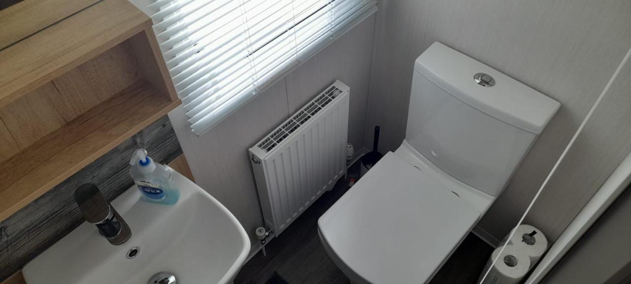 Belfry 2 - Luxury Spacious Family Caravan * EDI