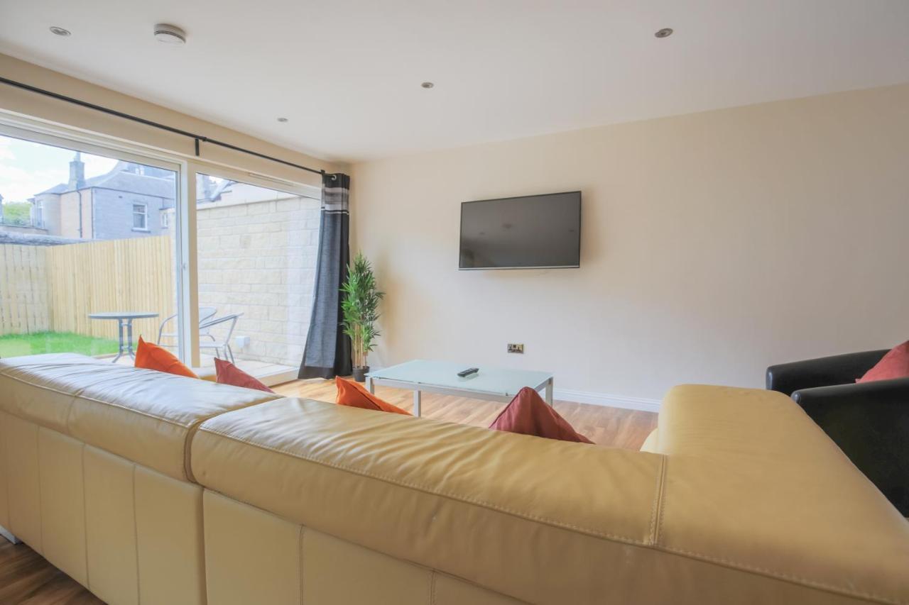 Stylish Modern Newly Built 15 Min From Centre Apartment