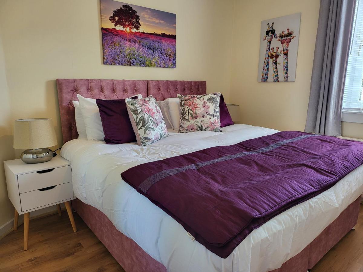 Apartment Sensational Apartments- Ferry Road *