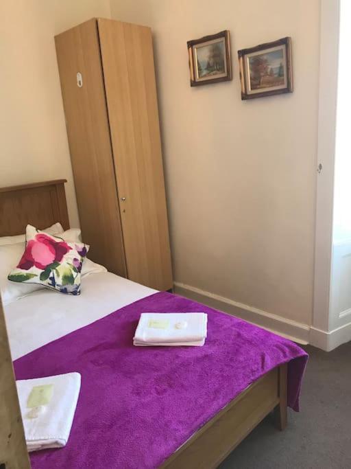 3 Bedrooms For Upto 6 Apartment *